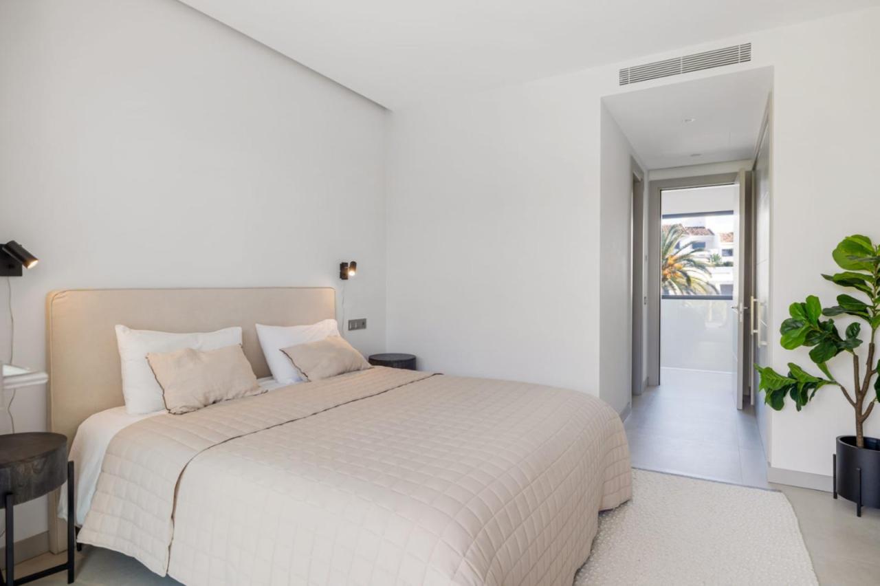 Brand New Modern 5 Bdrm In Puerto Banus Marbella