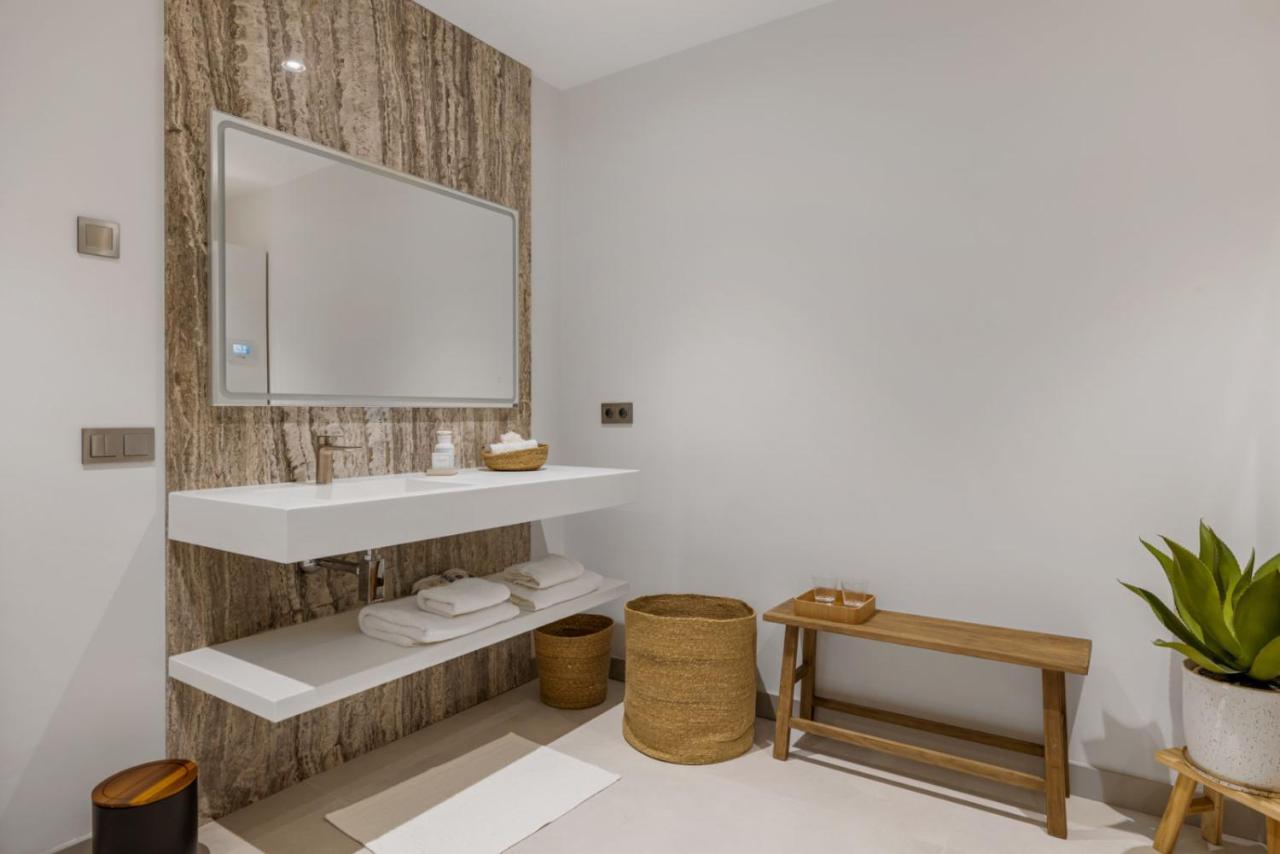 Brand New Modern 5 Bdrm In Puerto Banus Apartment *