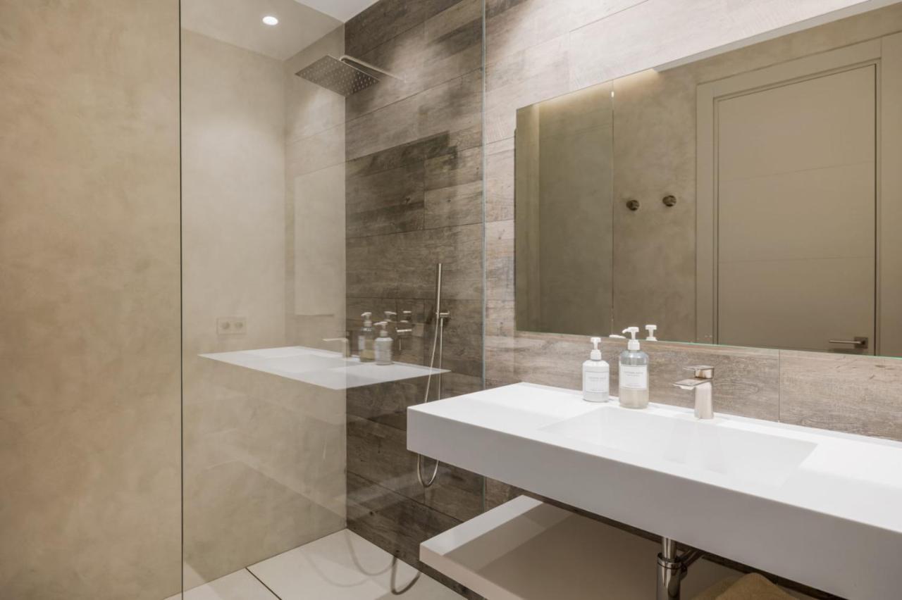 Brand New Modern 5 Bdrm In Puerto Banus Apartment